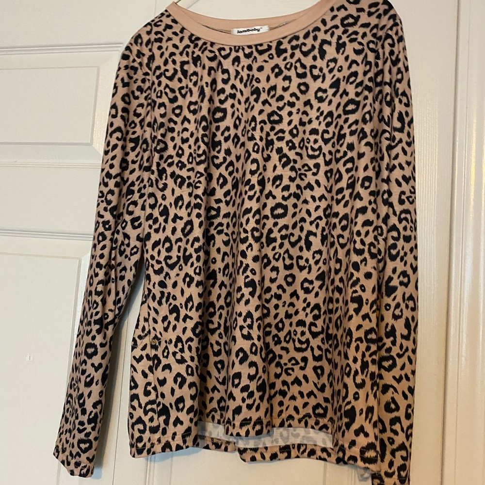 Long sleeve leopard print shirt